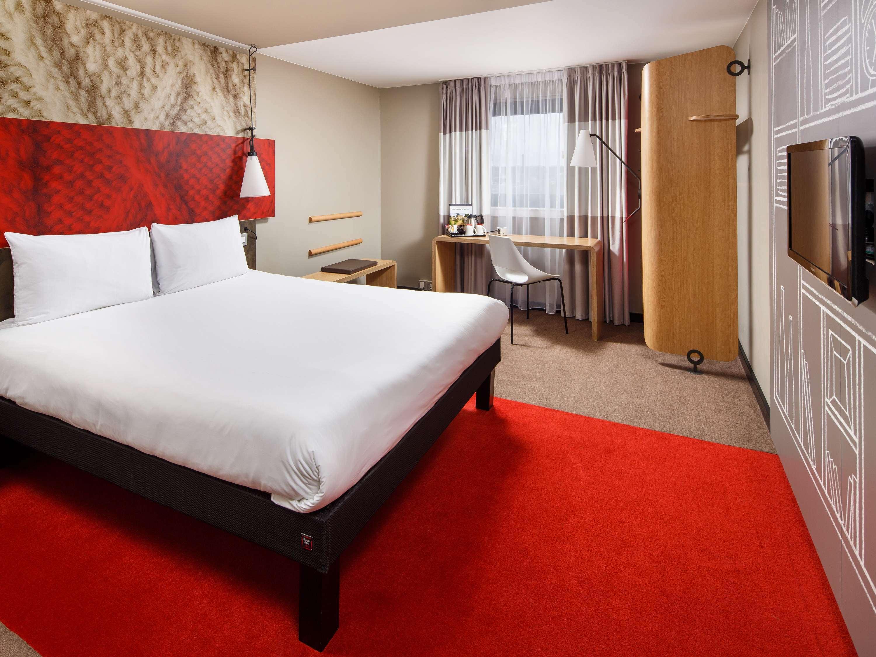Ibis Hotel Northampton Centre Bagian luar foto