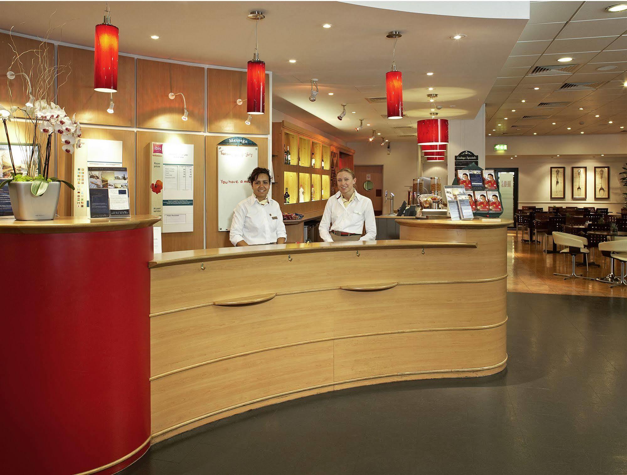 Ibis Hotel Northampton Centre Bagian luar foto